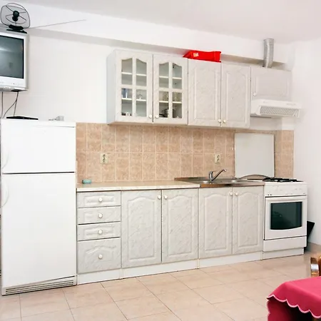 Uvala Solotisa 5610c Sućuraj